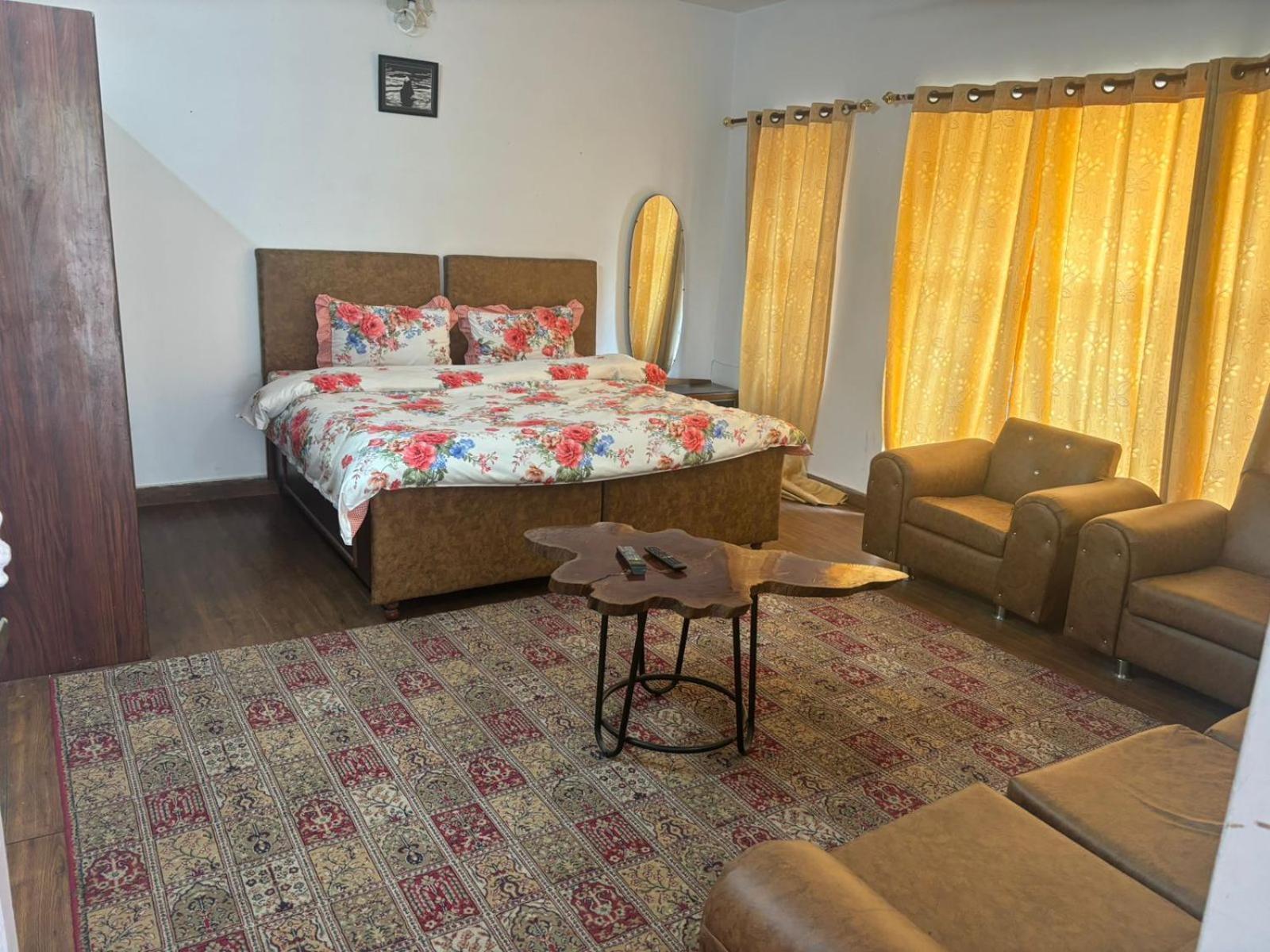 5 Bedrooms By Humble Stay กัสซอลี ภายนอก รูปภาพ